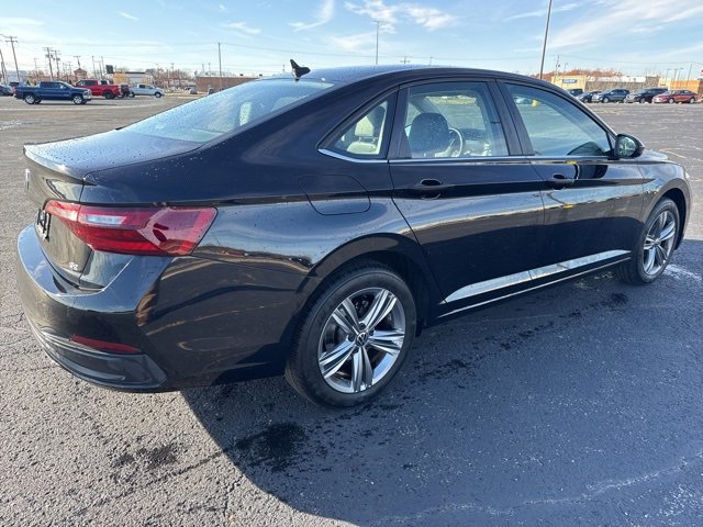 2024 Volkswagen Jetta SE photo 3