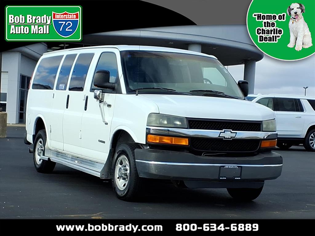 2003 Chevrolet Express Base's photo
