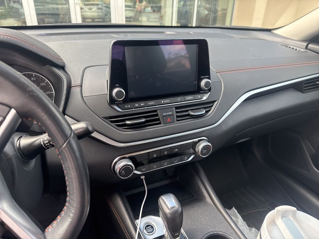 2022 Nissan Altima 2.5 SR photo 10