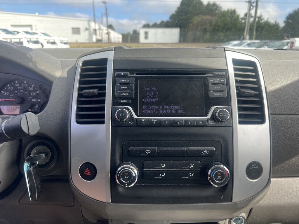 2015 Nissan Frontier SV photo 31