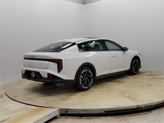 2025 Kia K4 GT-Line photo 4