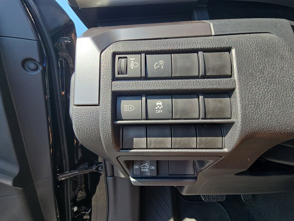 2025 Toyota Tacoma SR5 photo 24