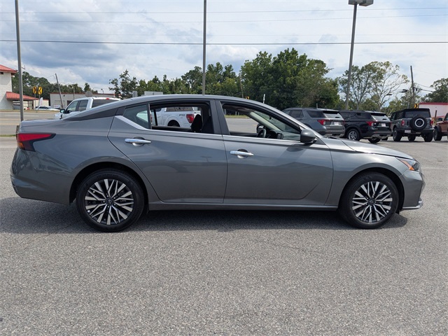2025 Nissan Altima 2.5 SV photo 3