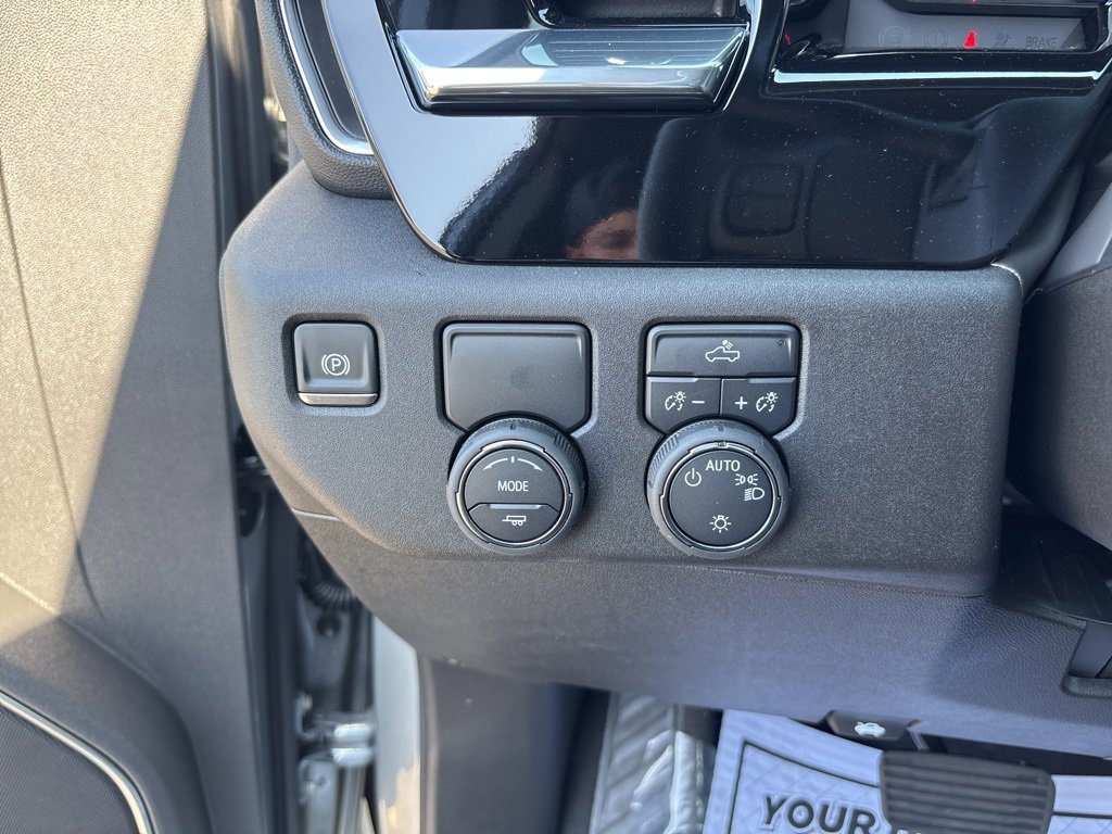 2025 Chevrolet Silverado 1500 LT photo 12
