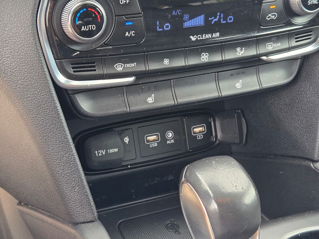 2020 Hyundai Santa Fe SEL photo 23