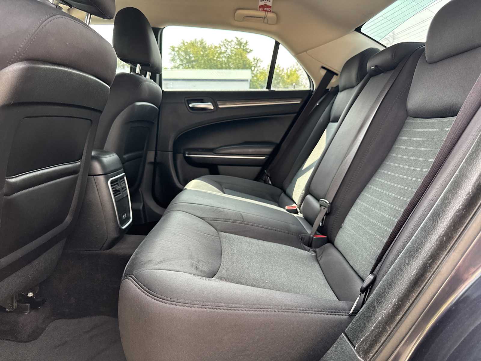 2018 Chrysler 300 Touring photo 27