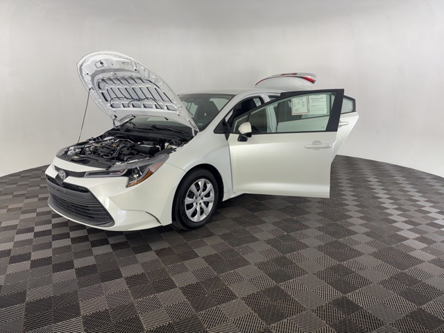 2025 Toyota Corolla LE photo 11