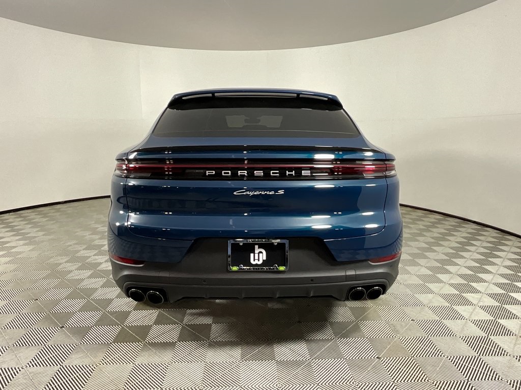 2025 Porsche Cayenne Coupe S photo 4