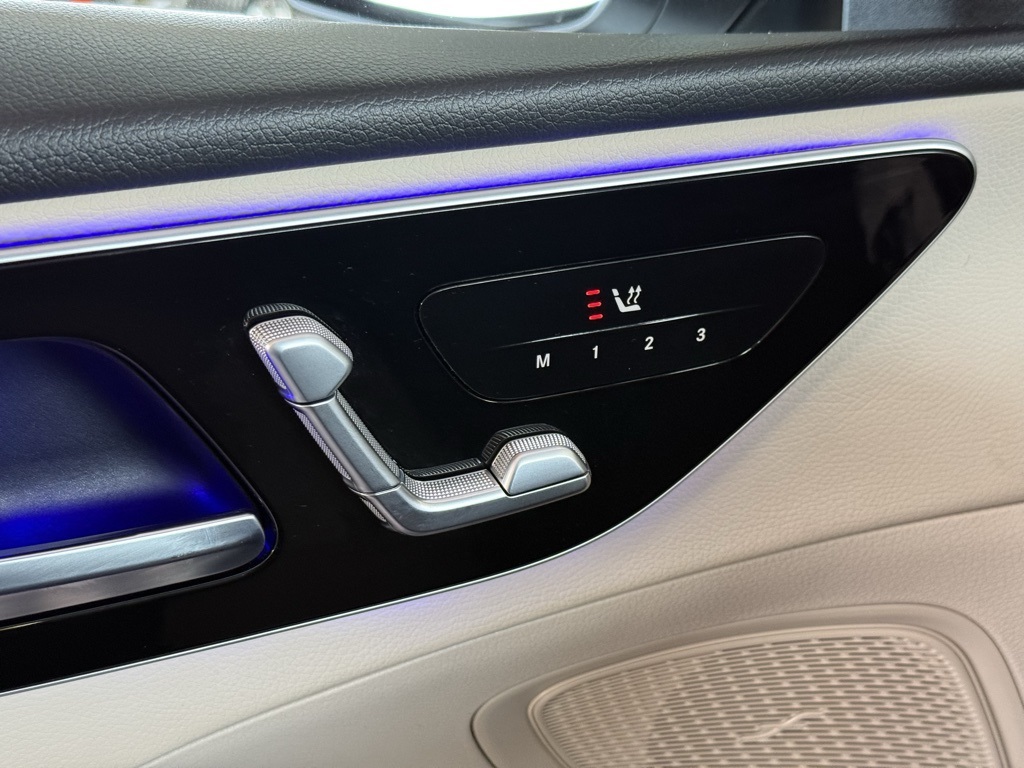 2025 Mercedes Benz C 300 4MATIC photo 3