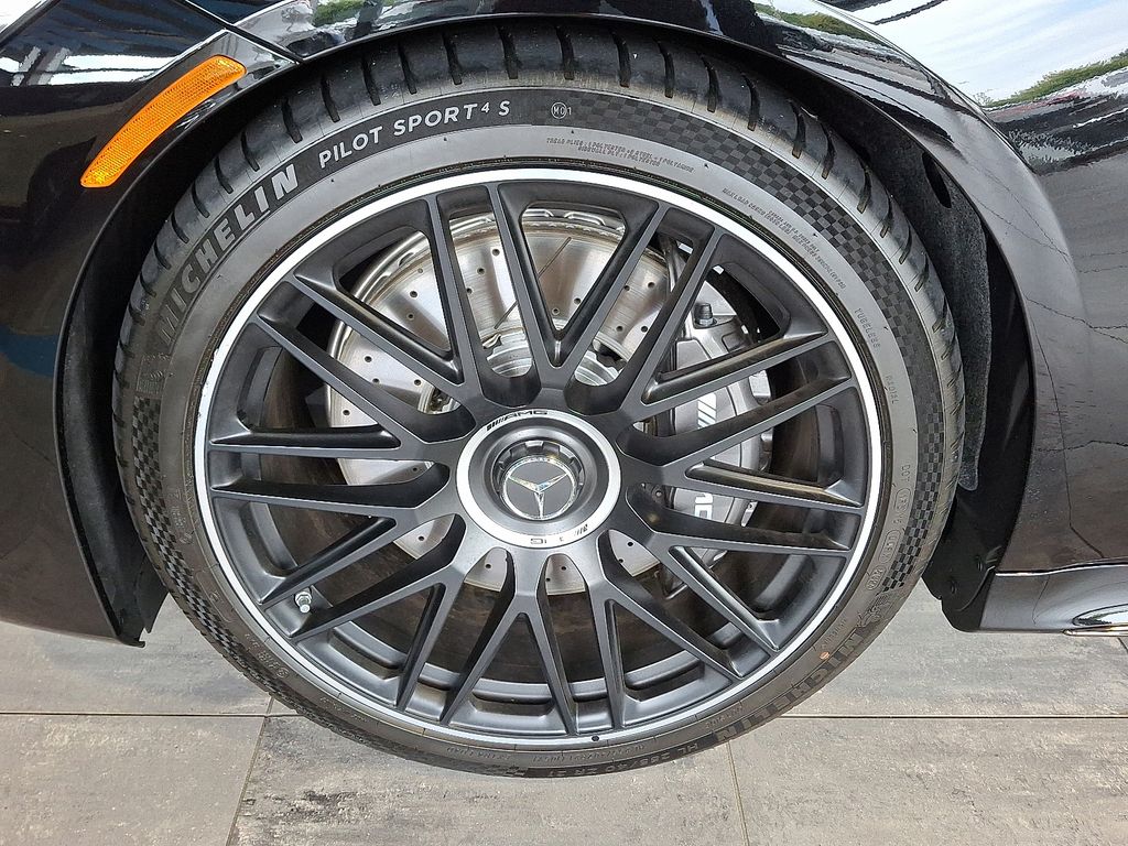2025 Mercedes Benz S 63 e AMG 4MATIC photo 5