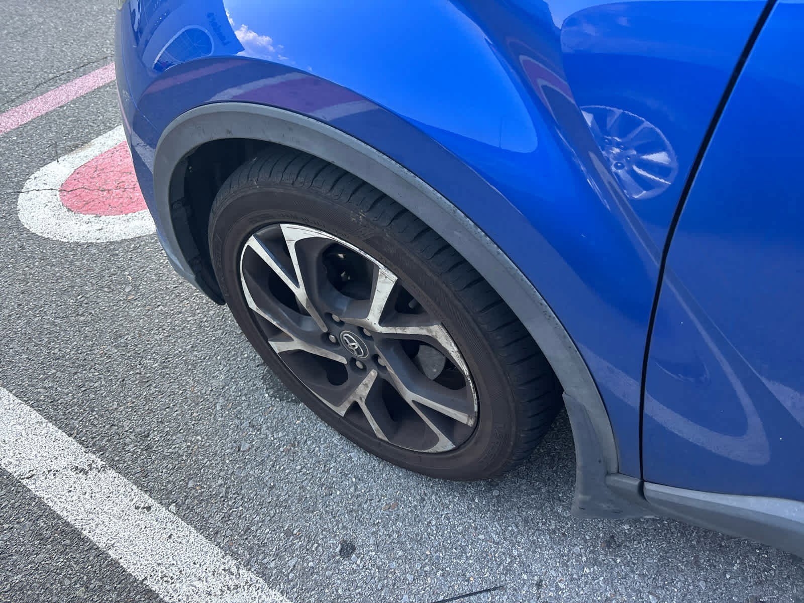 2018 Toyota C-HR XLE photo 3