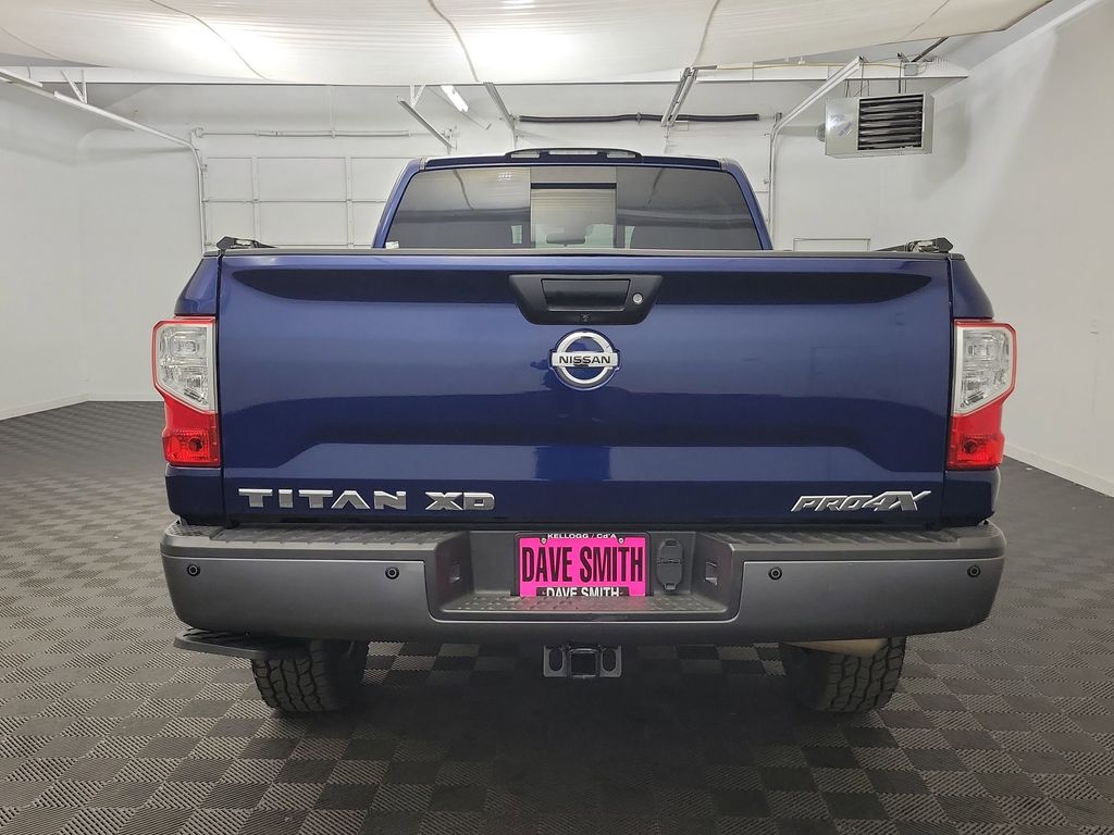 2017 Nissan Titan PRO-4X photo 7