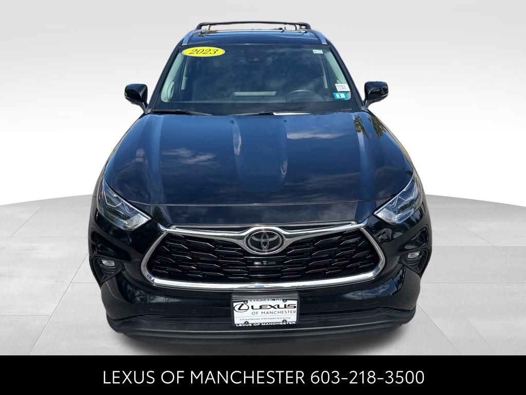 2023 Toyota Highlander Limited photo 2