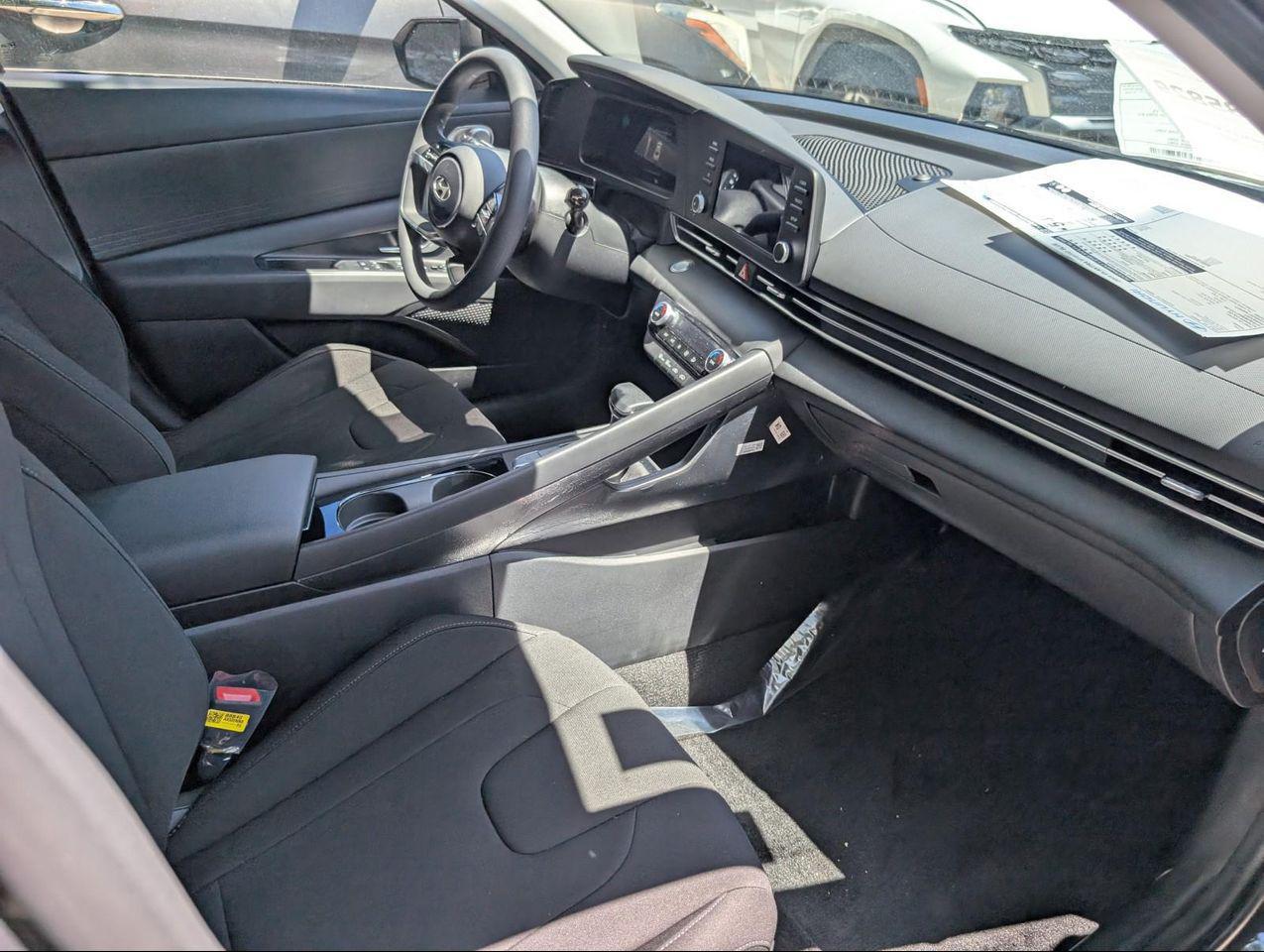 2025 Hyundai Elantra Hybrid Blue photo 16