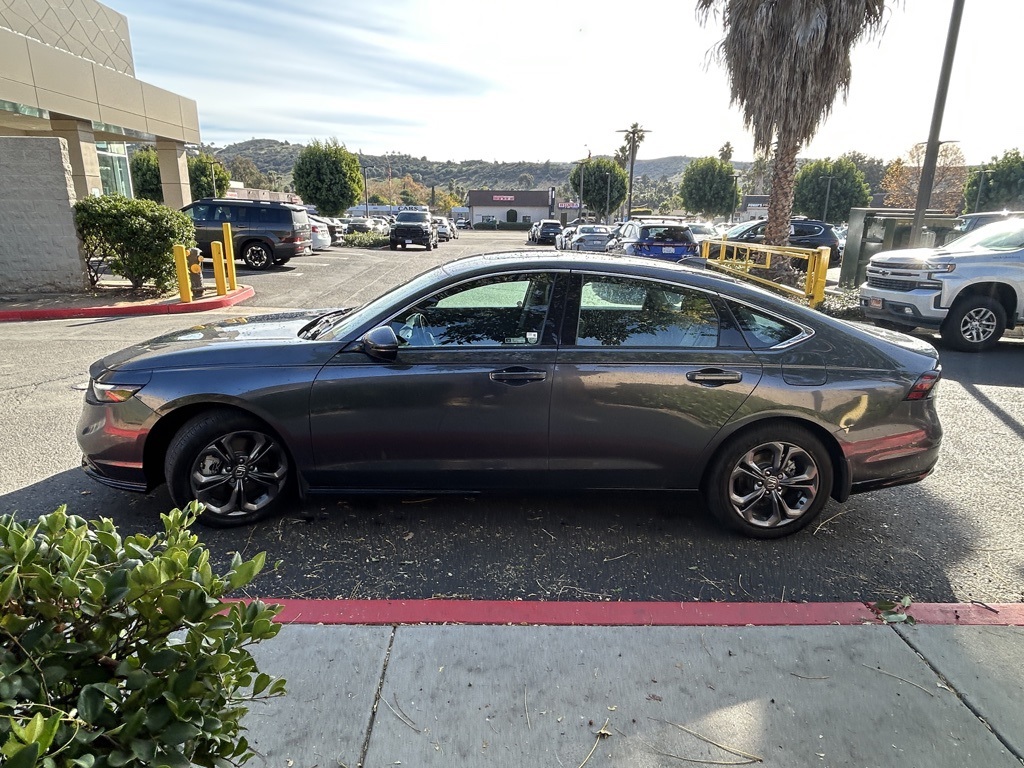 Used 2024 Gray Honda EX-L image 4