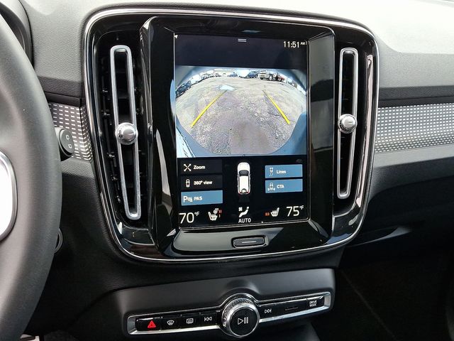 2022 Volvo XC40 R-Design AWD photo 20