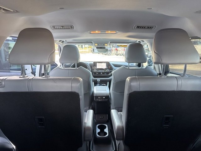 2021 Toyota Highlander XLE photo 4