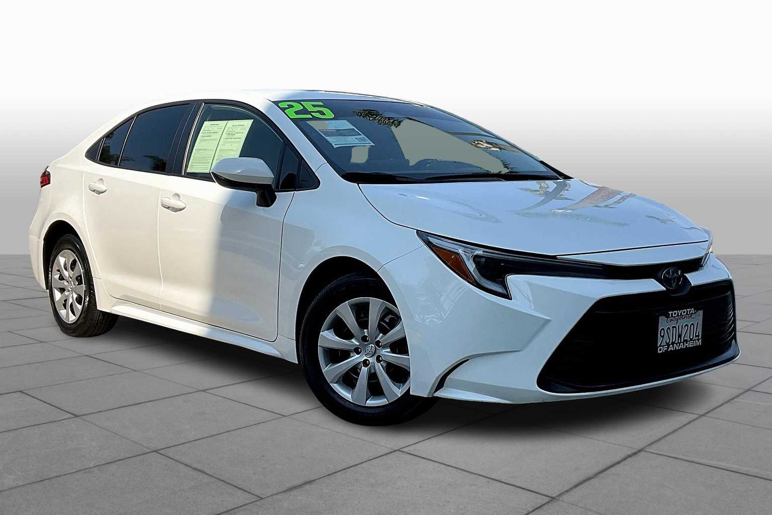 2025 Toyota Corolla Hybrid LE photo 2