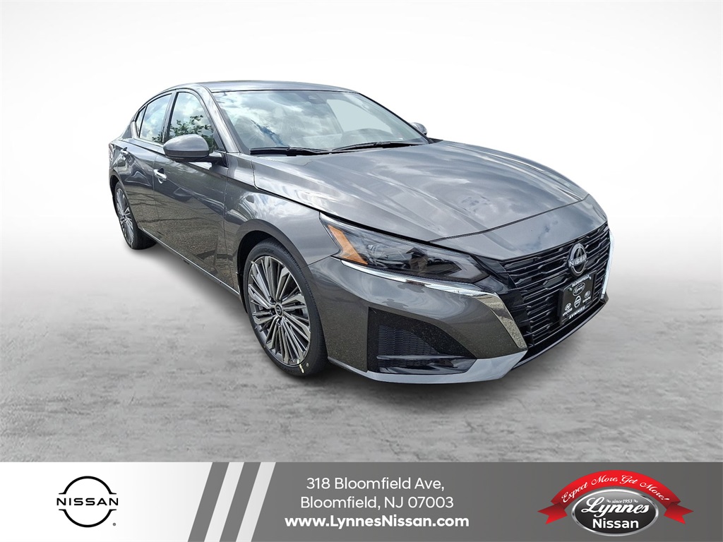 2025 Nissan Altima SL's photo