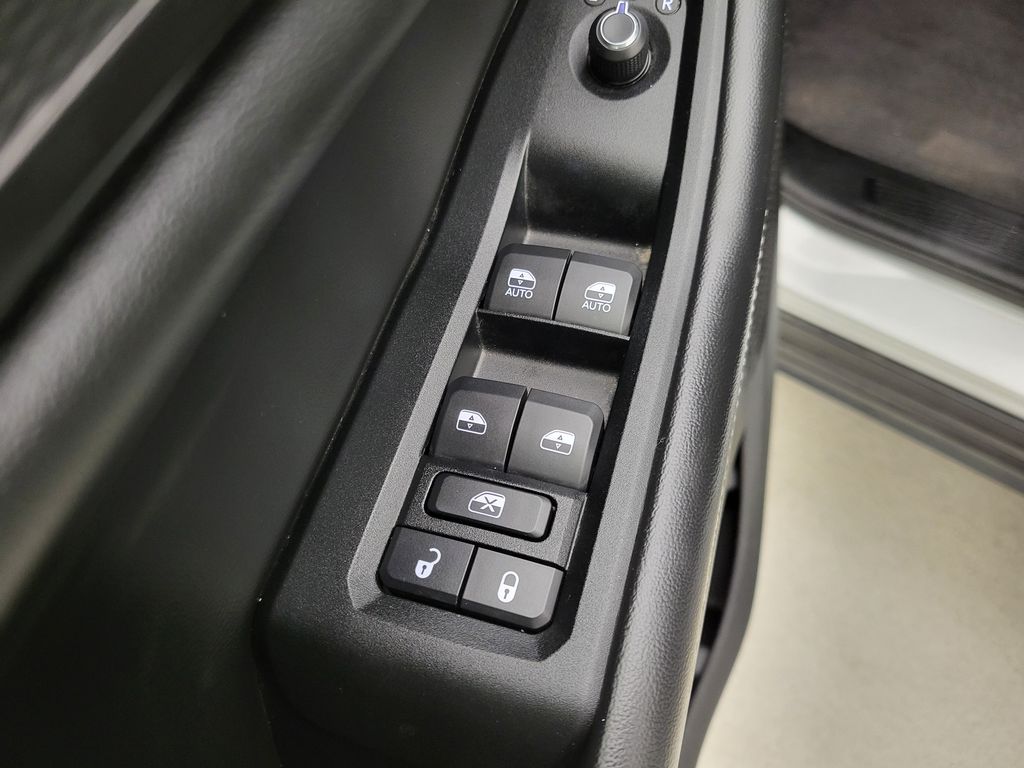 2024 Jeep Grand Cherokee Altitude photo 11