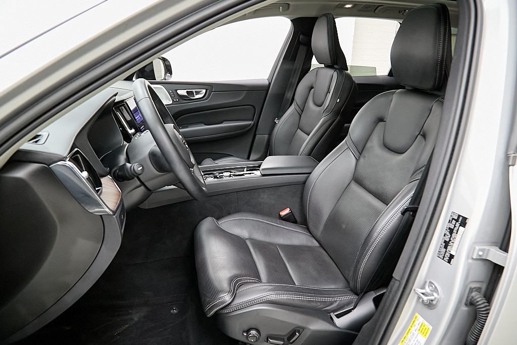 2023 VOLVO XC60 - Image 14