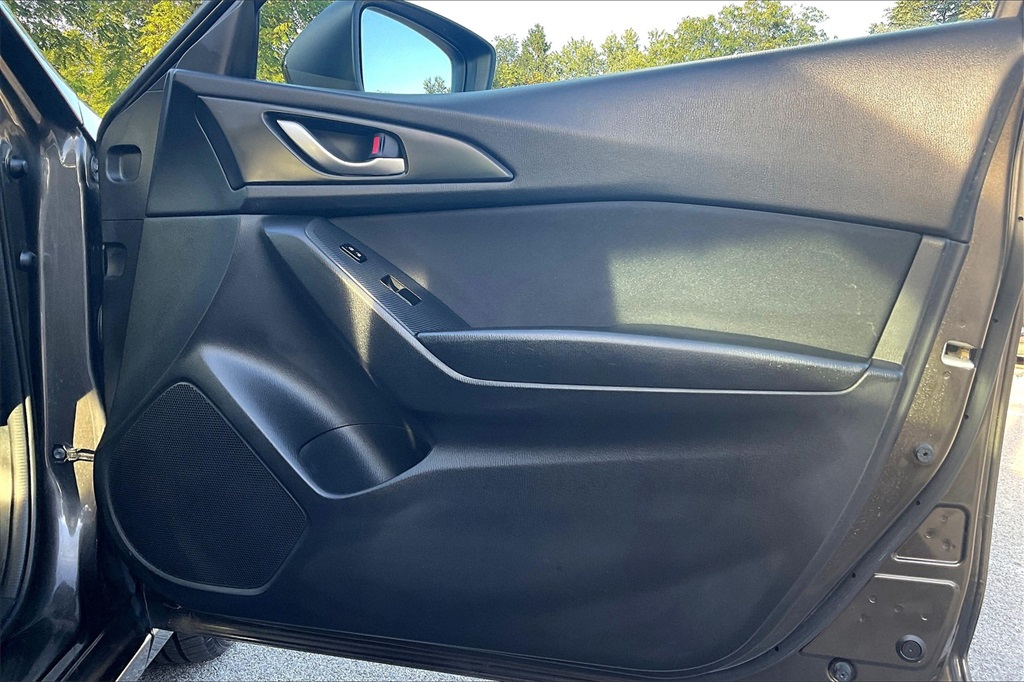 2015 Mazda Mazda3 i SV photo 20