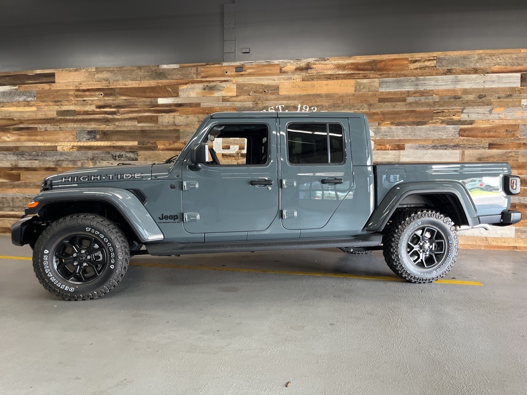 2025 Jeep Gladiator Sport photo 18