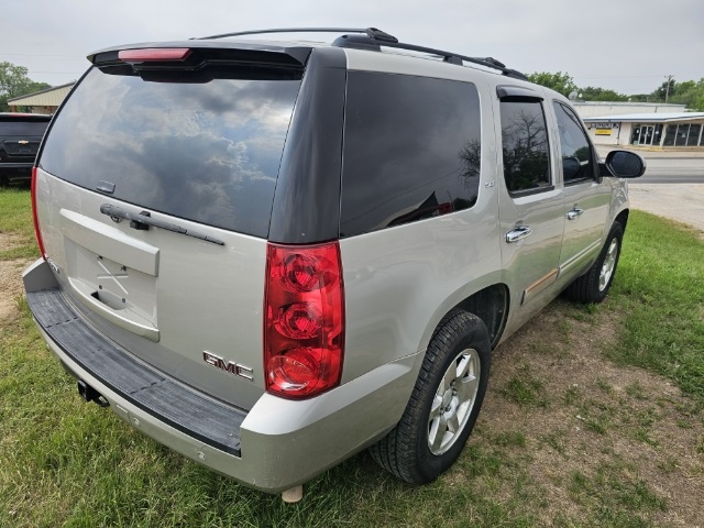 2009 Gmc Yukon photo 3