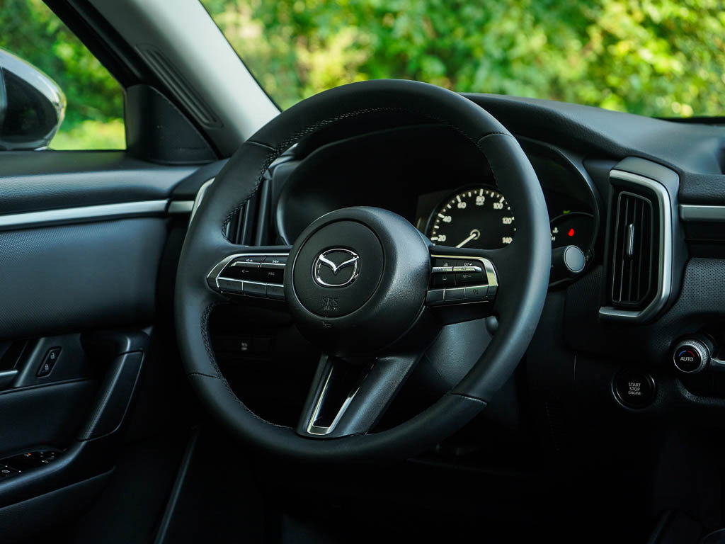 2025 Mazda CX-50 2.5 Select photo 14