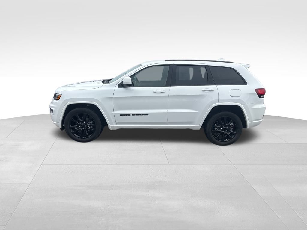 2017 Jeep Grand Cherokee Altitude photo 2