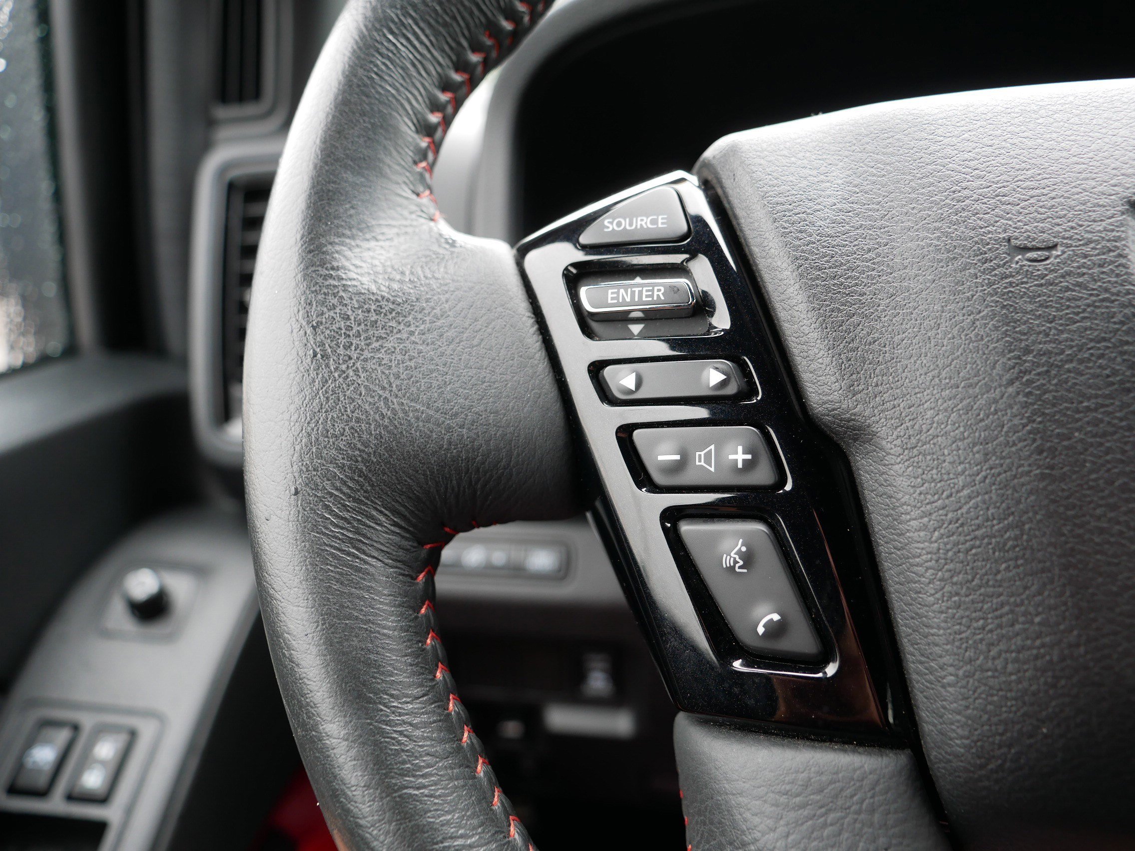 2023 Nissan Frontier PRO-4X photo 25