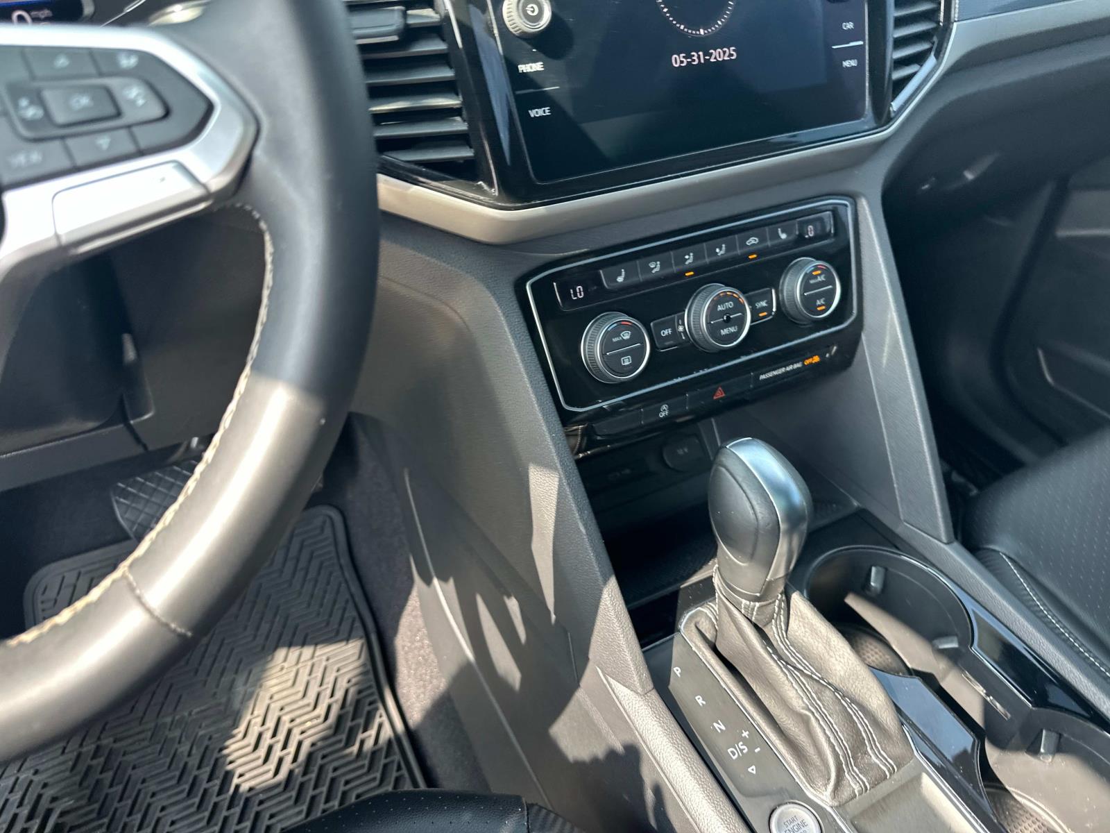 2021 Volkswagen Atlas Cross Sport V6 SEL photo 19