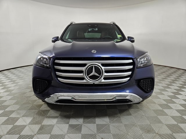 2025 Mercedes Benz GLS 450 4MATIC photo 3