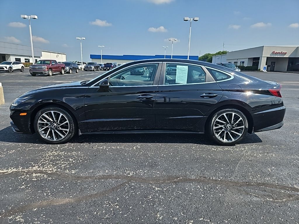 2022 Hyundai Sonata Limited photo 2