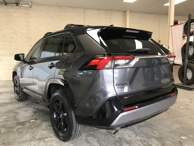 2021 Toyota RAV4 Hybrid XSE photo 5