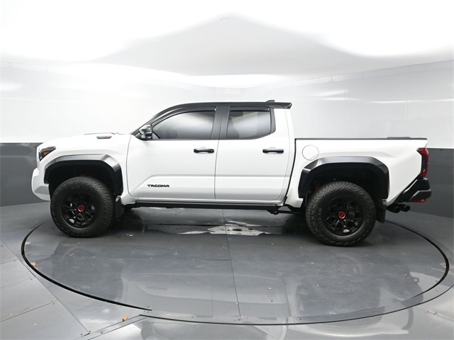 2025 Toyota Tacoma TRD Pro 4x4 photo 3