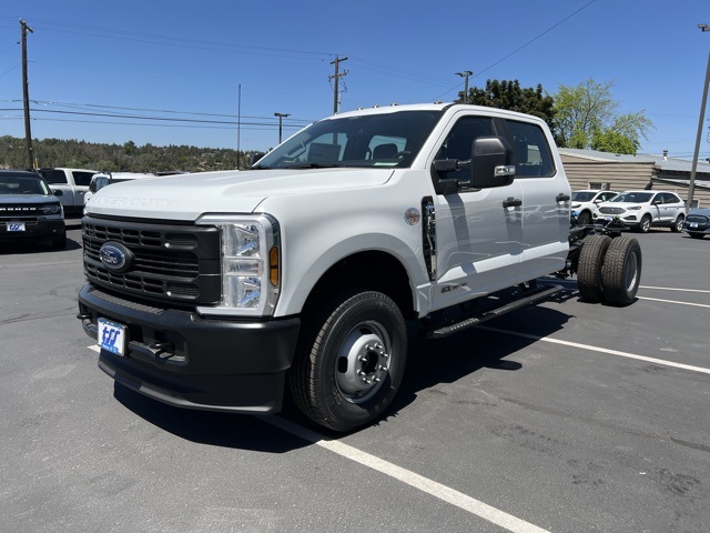 2025 Ford F-350 XL photo 2