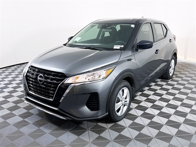 2025 Nissan Kicks Play S photo 2