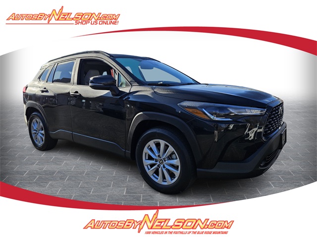 2022 Toyota Corolla Cross LE's photo