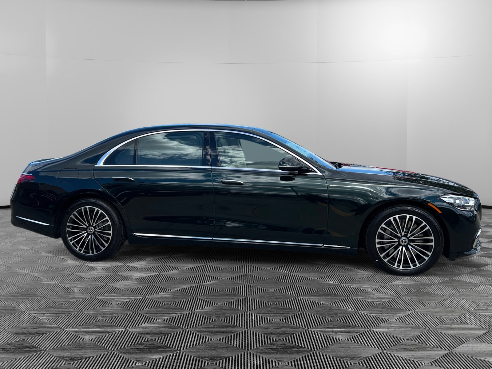 2026 Mercedes Benz S 580 4MATIC photo 6