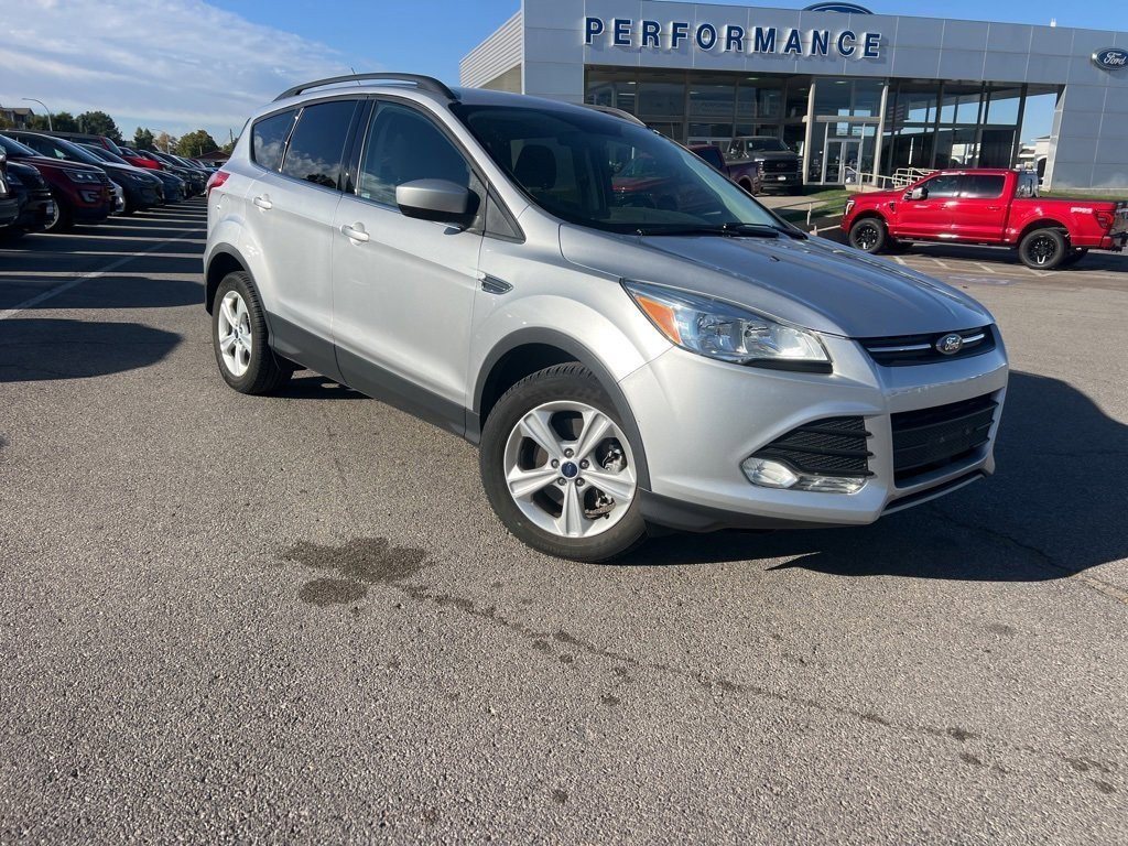 2015 Ford Escape SE photo 2