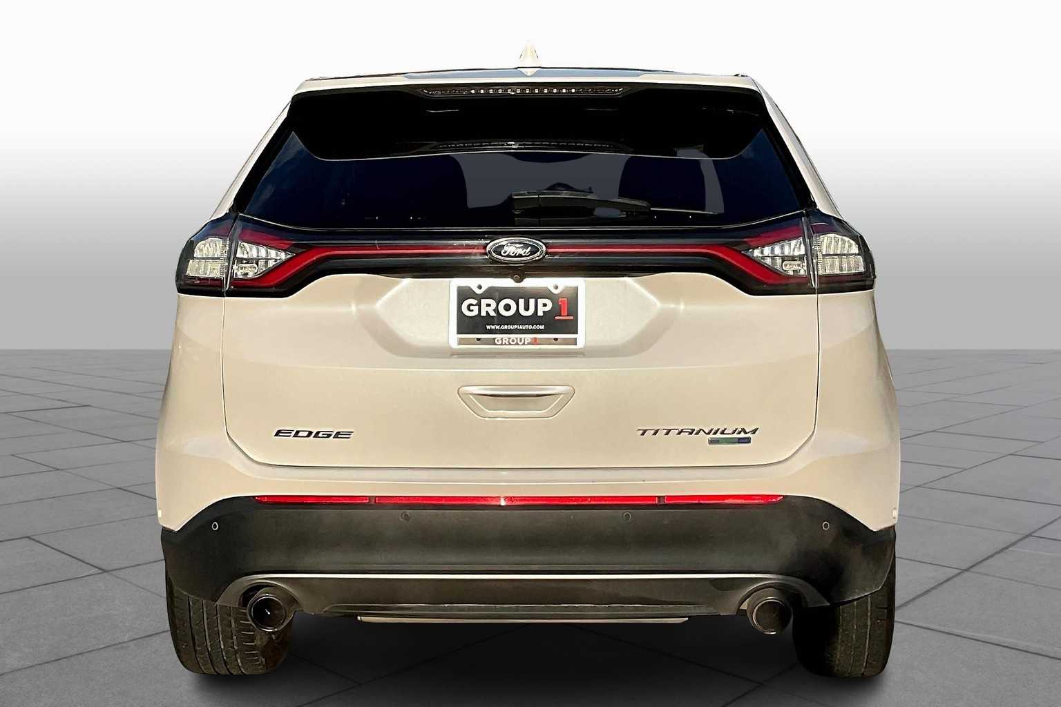 2017 Ford Edge Titanium photo 4