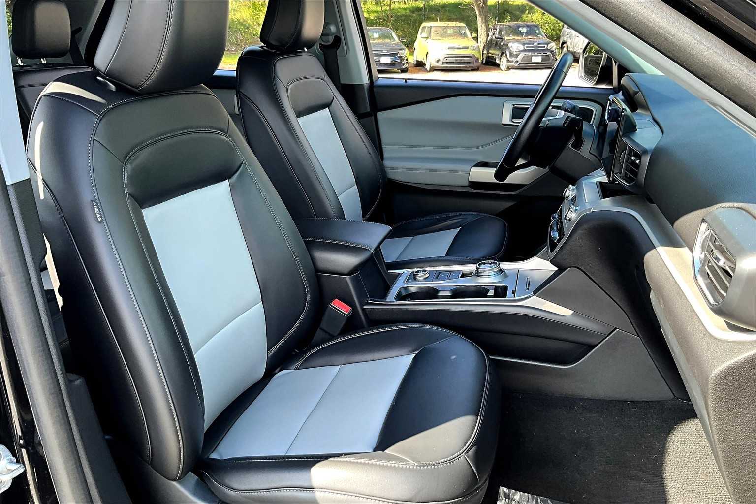2022 Ford Explorer XLT photo 4