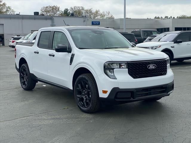 2025 Ford Maverick XLT photo 2