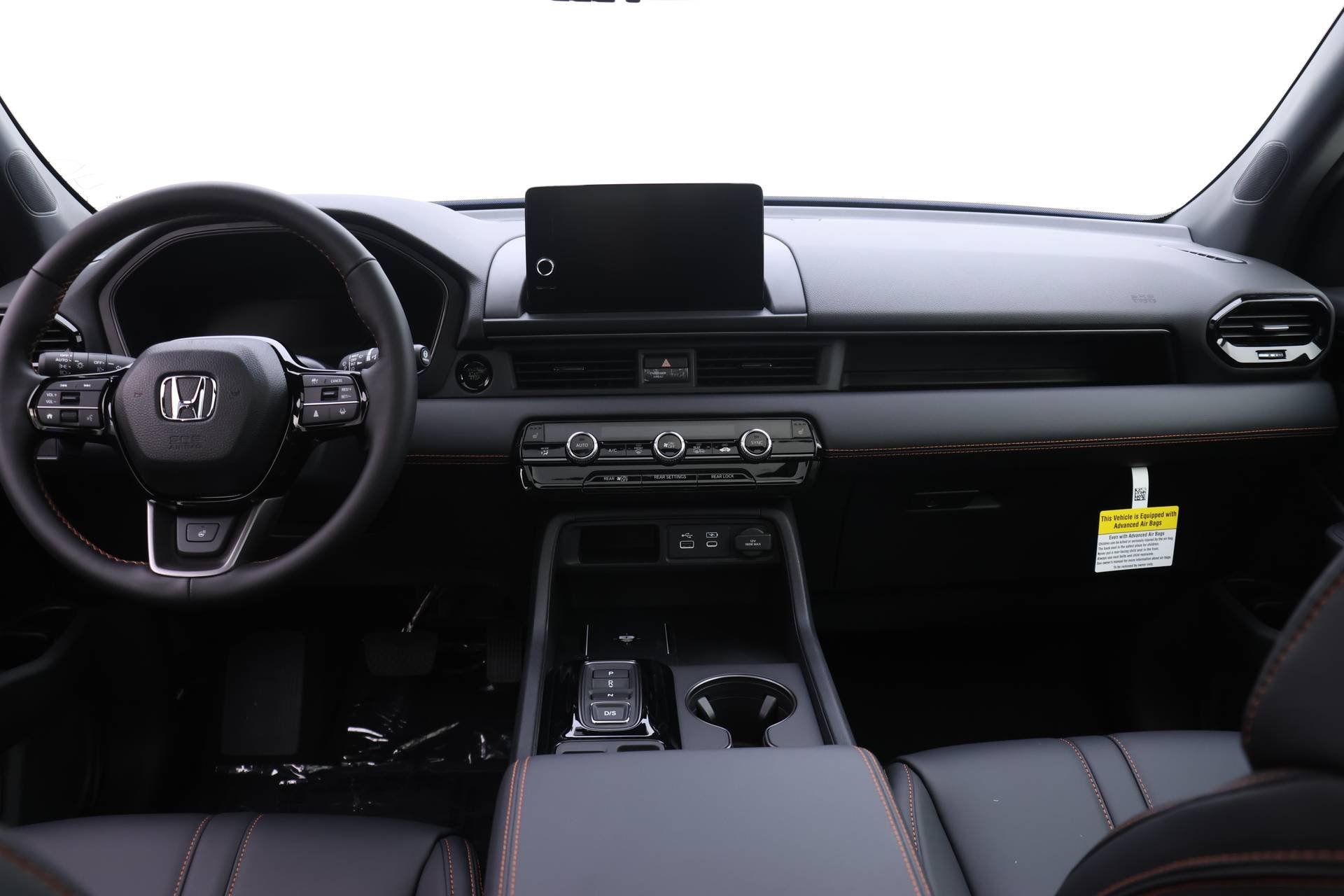2025 Honda Pilot TrailSport photo 4