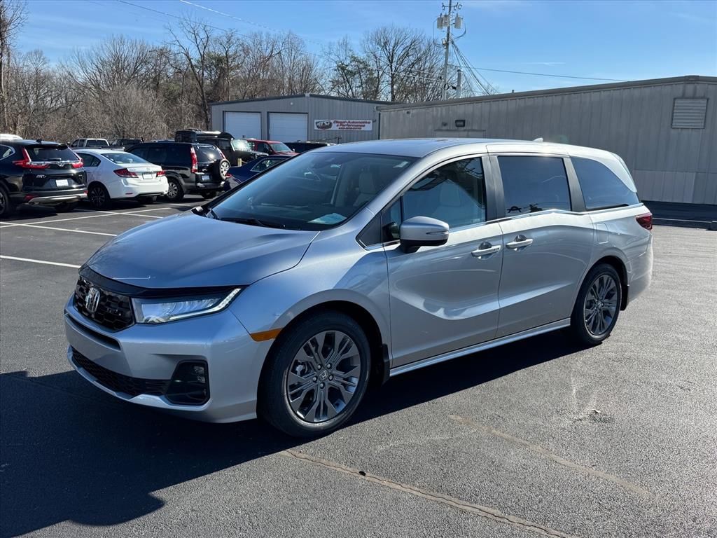2026 Honda Odyssey Touring's photo