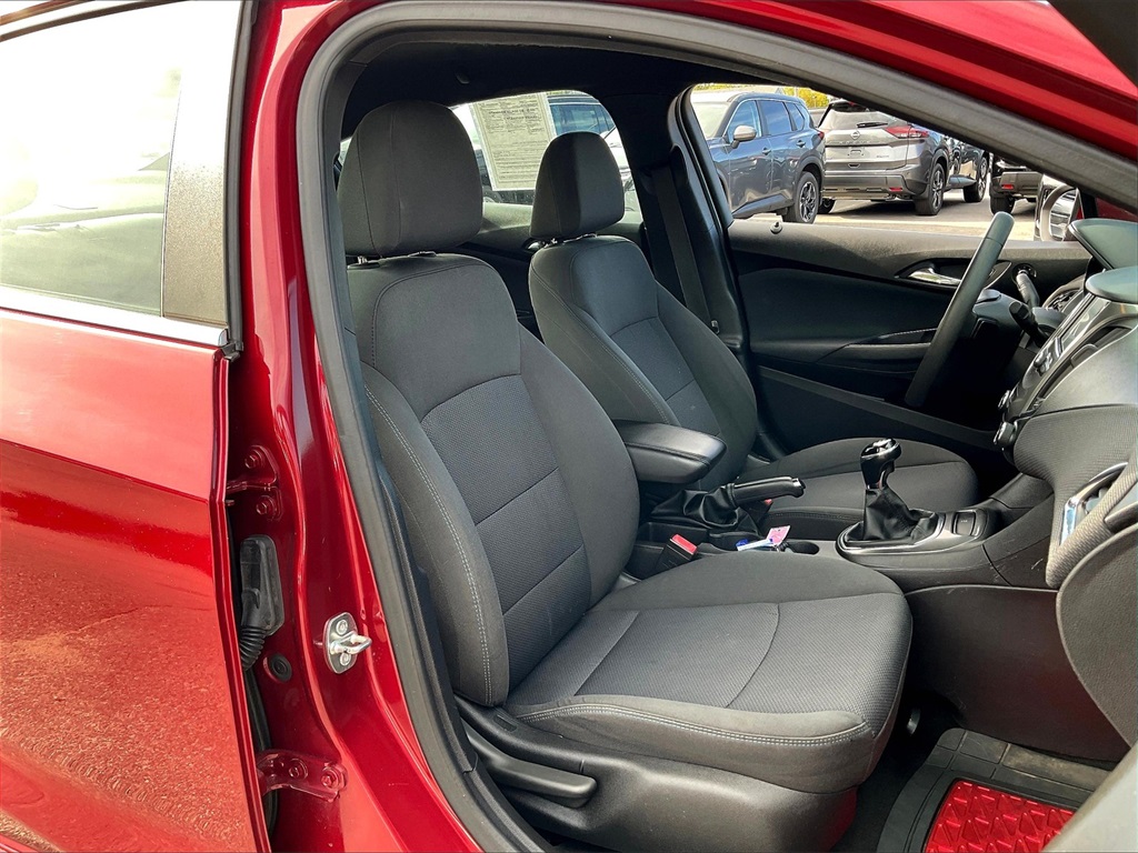 2018 Chevrolet Cruze LT photo 10