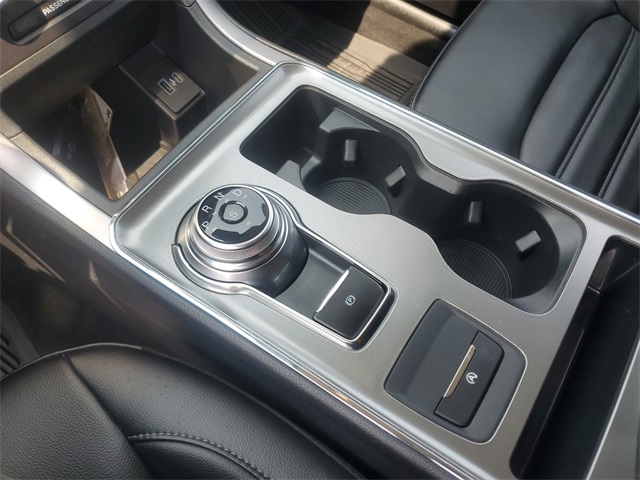 2022 Ford Edge SEL photo 26