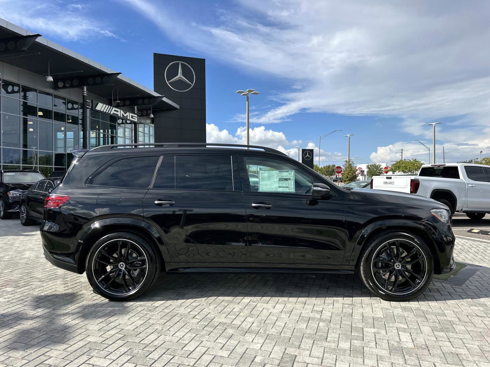 2026 Mercedes Benz GLS 450 4MATIC photo 2