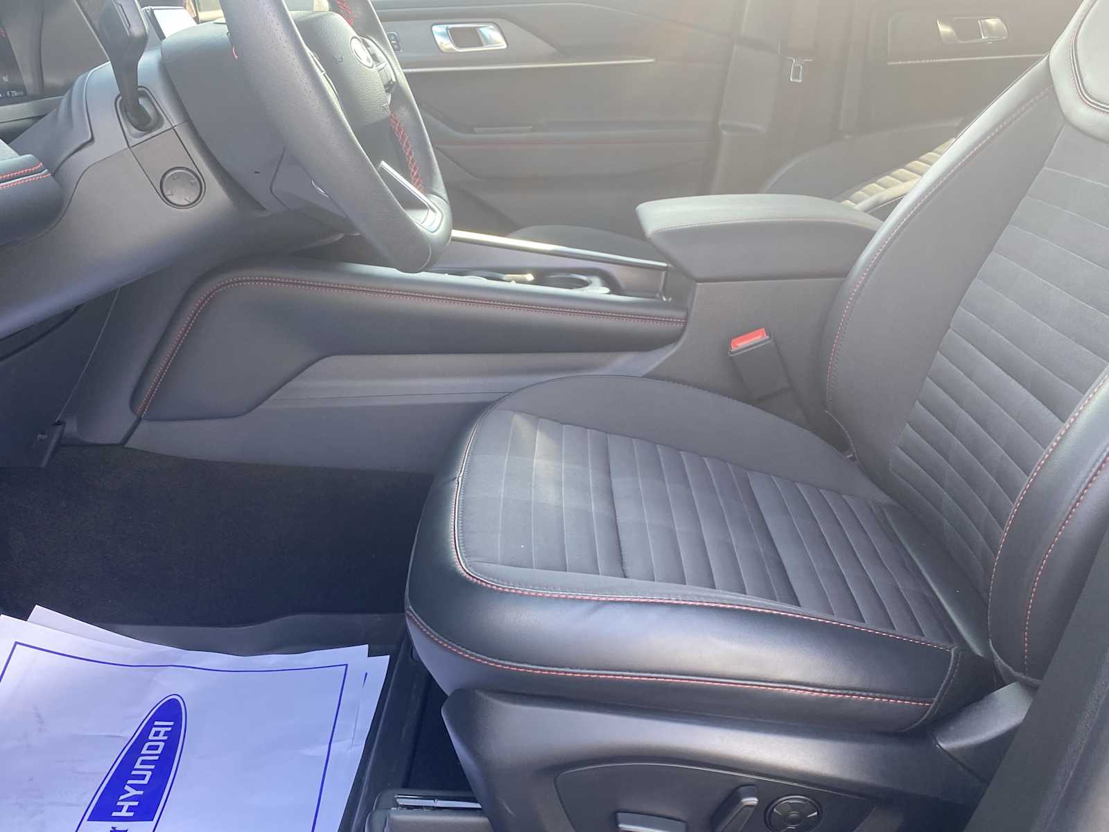 2025 Ford Explorer ST-Line photo 24